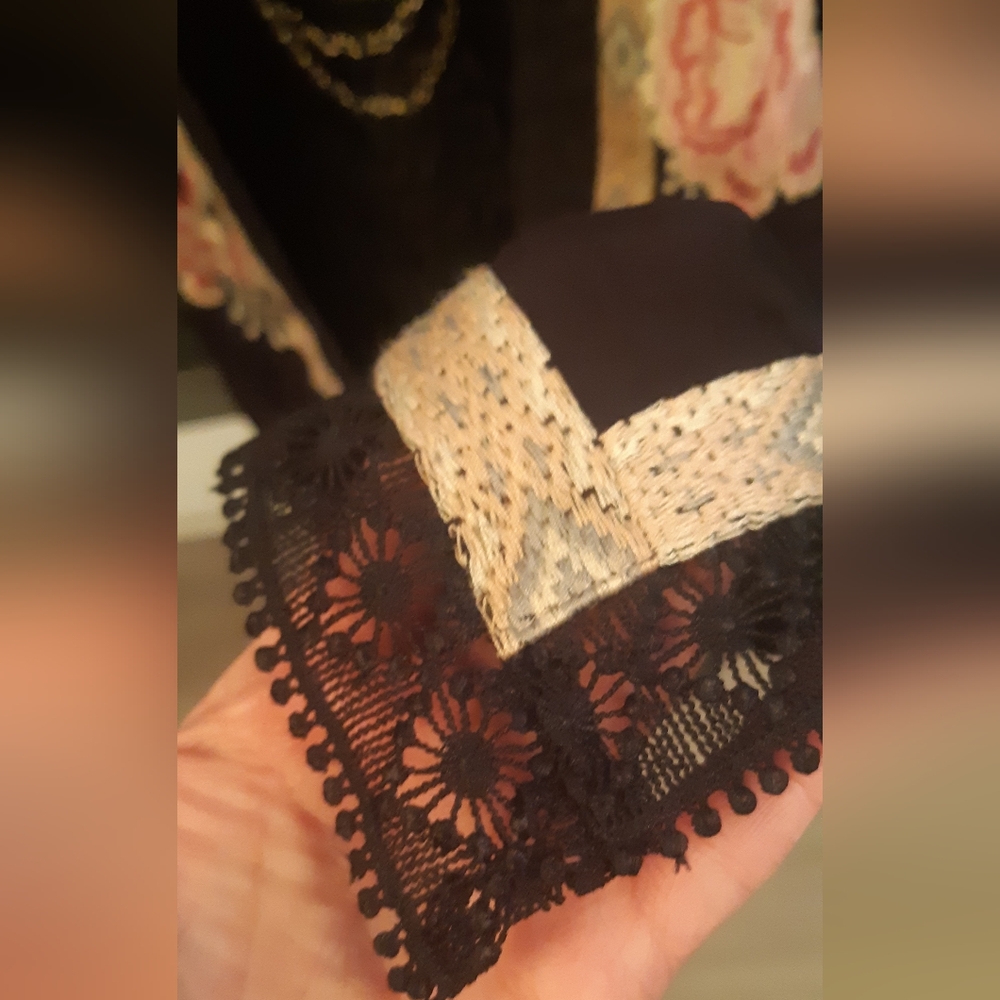 Women's Size Small( Made Large) Boho Paparazzi Black with Embroidered Detail😍 - Picture 8 of 10